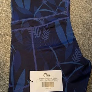 Zyia Azul Paradise Light n Tight Capri leggings size 6-8